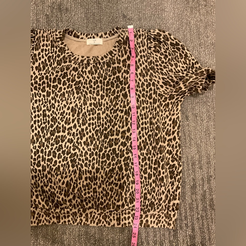 Anthropologie Leopard Print Puff Sleeve Top - Picture 6 of 7